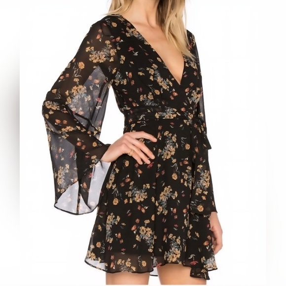 Free People Dresses & Skirts - Free People women XS lilou floral‎ v-neck long sleeve bell sleeves dress whimsy